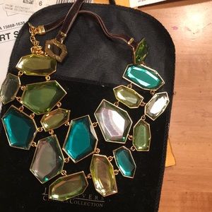 Beautiful QVC Joan Rivers crystal bib necklace!